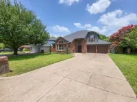 Charming family home with king bed - private pool - fast wifi - ARCADE