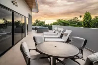 Spacious 7 Bedroom Luxury Villa Steps From The Beach, South Jaco!