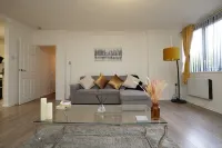 Cosy Spacious one bedroom Apartment *Long stays welcome*