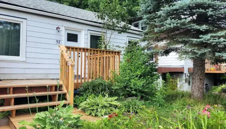 Cozy Nordic Hygge Stay in Parry Sound