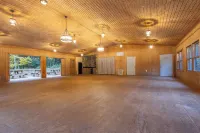 Springmaid Mountain Retreat & Stables Hotels in Spruce Pine