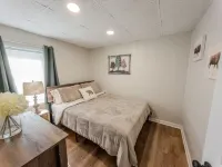 Game room, W/D, Full kitchen, Fire pit, Dog friendly, BBQ, steps to Deep Creek
