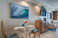 Romantic Oceanfront Condo at Lahaina Shores with Sweeping Ocean Views