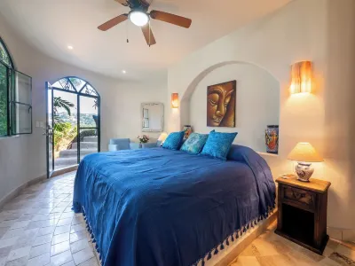 Casa Zen overlooking the Bay