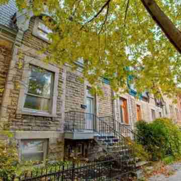 Heart of downtown Prime location, indoor Parking CITQ# 299716 Hotel Exterior