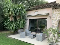 Quiet Provencal villa with heated pool - 6 bdrms Hotel a Le Rouret