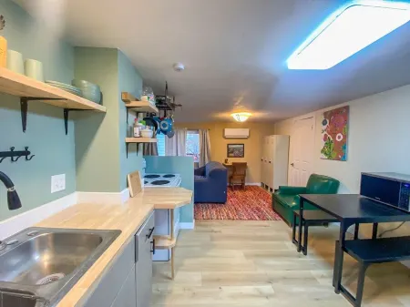 2 bed 1 bath cottage home Отели в г. Карбон Каунти