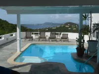 Poolside 2BR with Incredible Sunset View