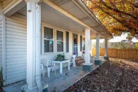 Granny's Place -  Historic Country Cottage- PET FRIENDLY! Hotels in Burke County