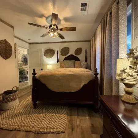 Rustic Solitude 5Bdr/4Bth/2940 sqft Luxury Lodge