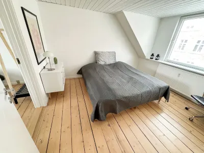 Modern apartment for 6 in city center