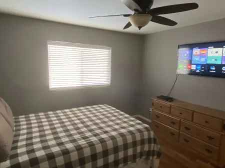 Aspen House Quaint.EV Charge) Отели рядом с достопримечательностью «Casper Events Center»