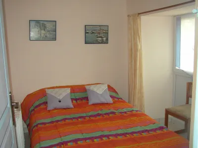 Fisherman's cottage nestled in the rocks of Trégastel, Pink Granite Coast Отели рядом с достопримечательностью «Forum de Tregastel»