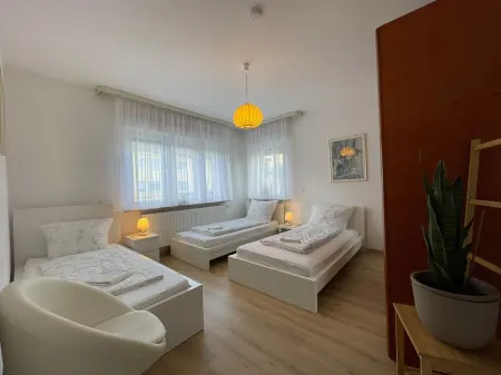 5 Minuten von Koblenz Uni Entfernt Ferienwohnung Отели рядом с достопримечательностью «VFF Wehrtechnische Studiensammlung Koblenz»