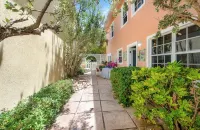 Azure Breeze #4, Beachfront, White Sand, Bikes, Kayak, Snorkel Gear, Rum Point!!