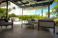 Your own beach house, private pool & pickle ball court, steps to beach.