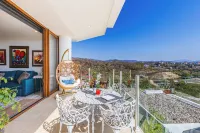 Ocean Views, Outdoor Dining, Beach Club, Wifi, Dog friendly,