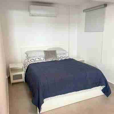 CS4- Impressive Colonial 1BR Apartment w/Private Parking & Open Spaces Rooms