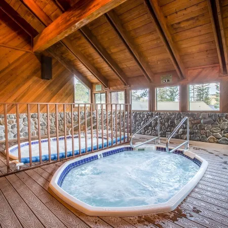 Courchevel 14 Remodeled Light and Bright Mountain Cabin, Walk to Canyon Lodge Slopes by RedAwning