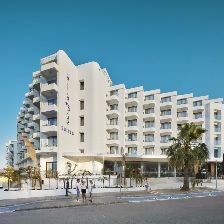 Lalila Blue Suites