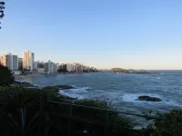 Cozy apartment facing the sea