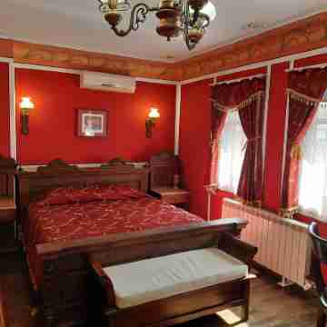 Family Hotel at Renaissance Square Rooms