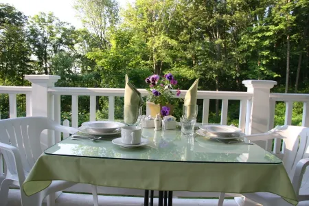 Howarth House B&B Отели рядом с достопримечательностью «Дойл Коммьюнити Парк энд Сентер»