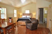 Homestake Lodge Hotels in Whitehall