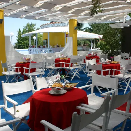 Hotel Apogeo Отели в г. Синалунга