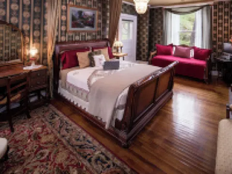 The Steamboat House Bed & Breakfast Hotels in West Galena Township