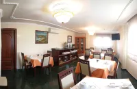 Pensión Residencia A Cruzán - parking