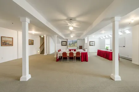 The Bradley Boulder Inn Отели в г. Боулдер