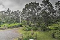 Tropical Volcano Bungalow < 4 Mi to Nat'l Park! - 3-Star