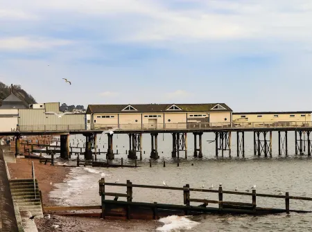 2 Sea Otter House Отели в г. Кингстентон