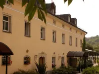 Landhaus Lockwitzgrund Отели рядом с достопримечательностью «Мост Локвицталь»