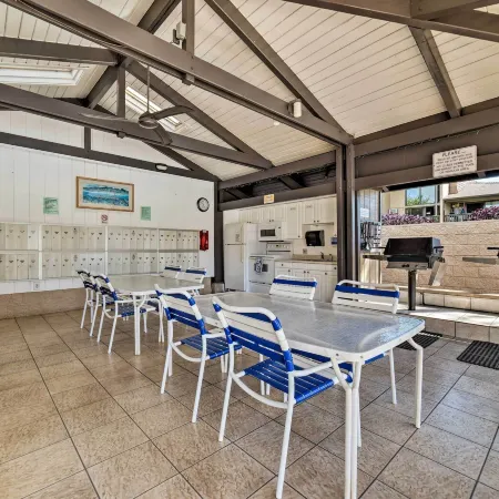 Garden View Condo w/ Pool - 400 Feet to Beach!