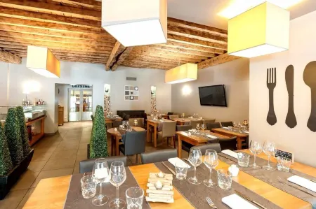 Logis Hôtel Burnichon