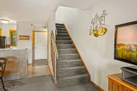 Evergreen Hill Condominiums Hotels in Baileys Harbor