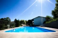 Grandview Motel - Kolam Renang