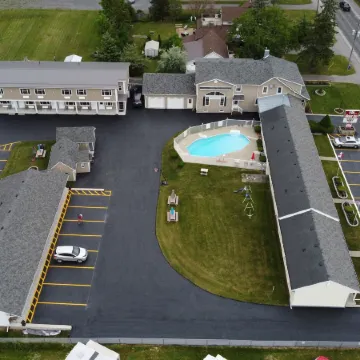Fox Motor Inn