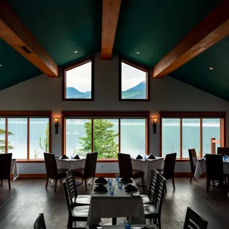 Halcyon Hot Springs Resort