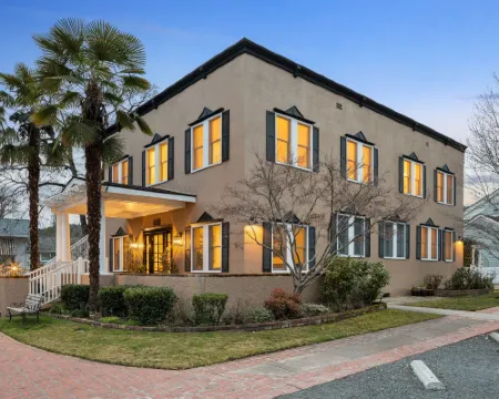 Magnolia Hotel = 木蘭酒店 杰克遜維爾酒店