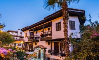 Liya Boutique Hotel & Suites