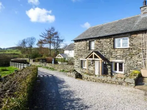 Kestrel Cottage Отели в г. Картмел