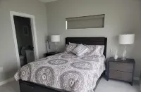 New Waterfront Bungalow Fishermans Paradise 2 Bedroom Home by RedAwning Hotels in Port Isabel