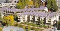 Charming Studio w Kitchenette, Hot Tub Near River Condo