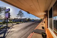 FourWinds Inn - parking