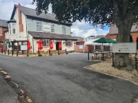 Hen House Hotels in Armitage with Handsacre