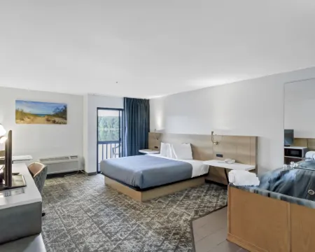 Waterbird Lakeside Inn Hotels in Chesterton