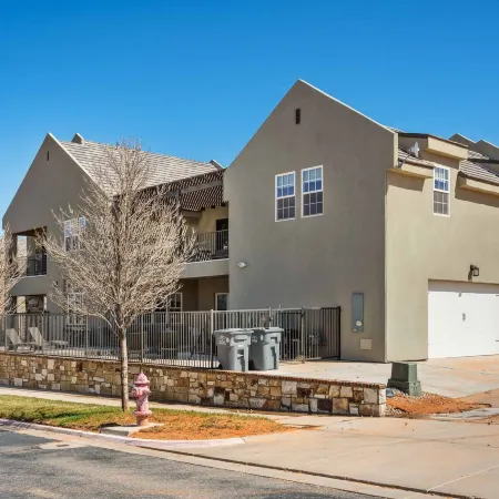 The Ann Marie #f1 6 Bedroom Townhouse